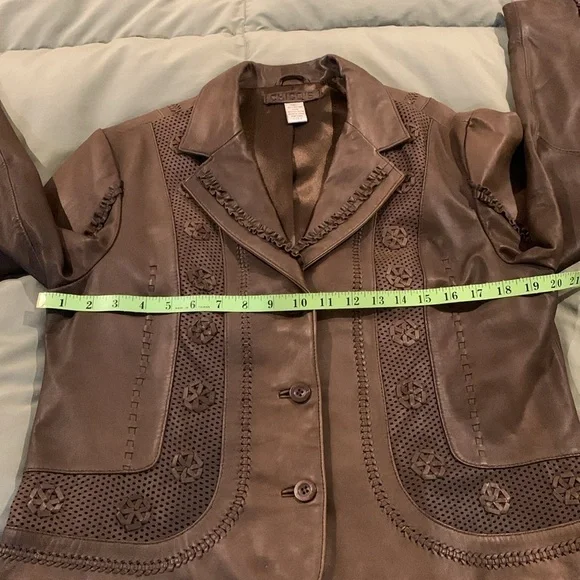 CHICO’s Womens Brown Leather Crop Length Jacket. Buttery Soft. Nice detail.​​​​​ - Picture 12 of 14